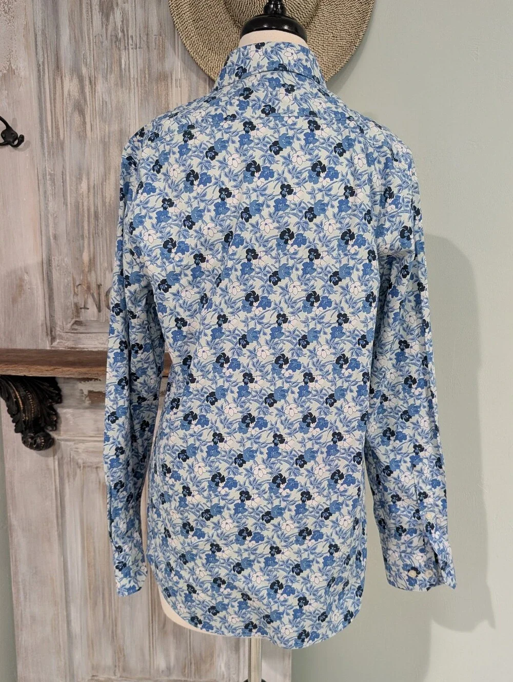 Banana Republic Light Blue and White Floral Button-Down Shirt